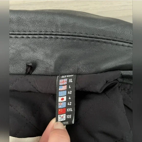 Leather jacket - Picture 3 of 3